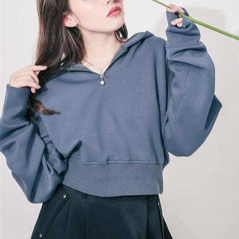 ♡カジュアルなショート丈パーカー入荷中♡