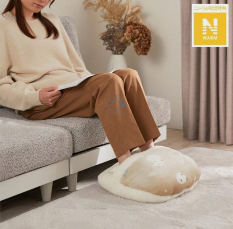 シマエナガ柄の足ぽかクッション♪